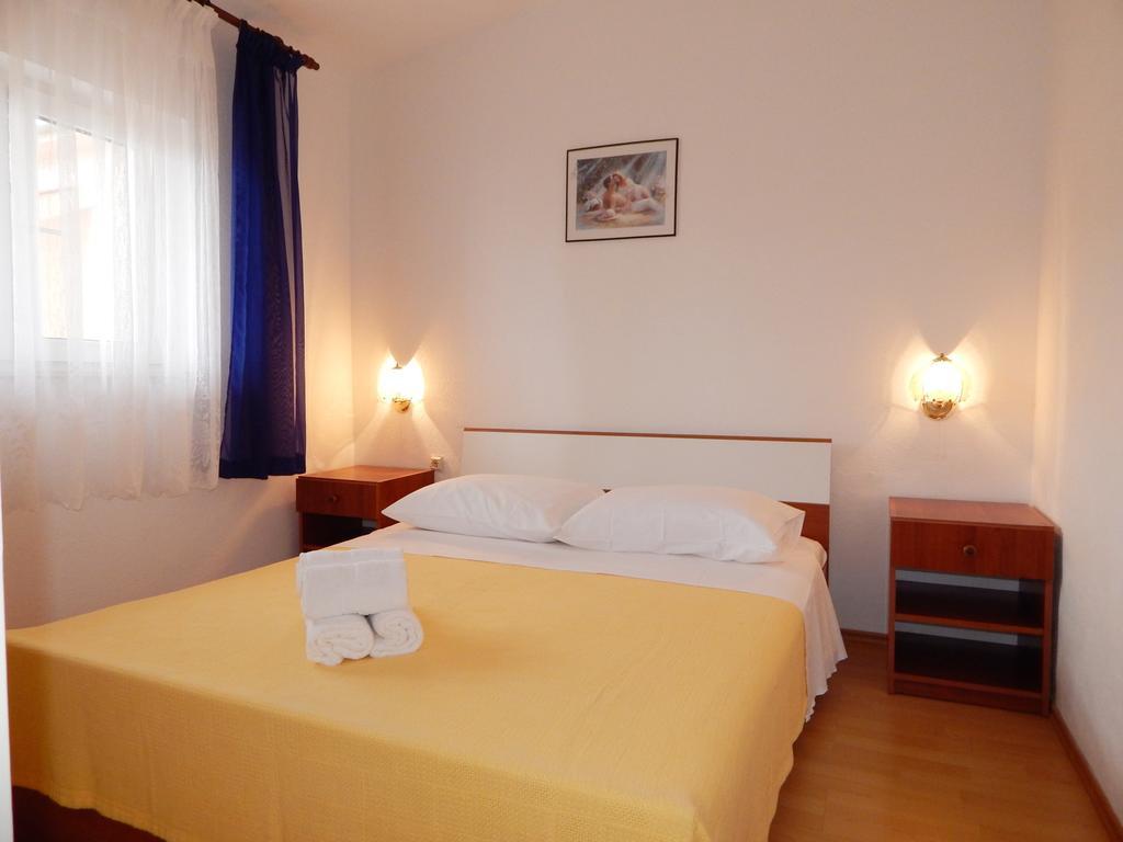 Apartments Nedjeljka Razanj Room photo