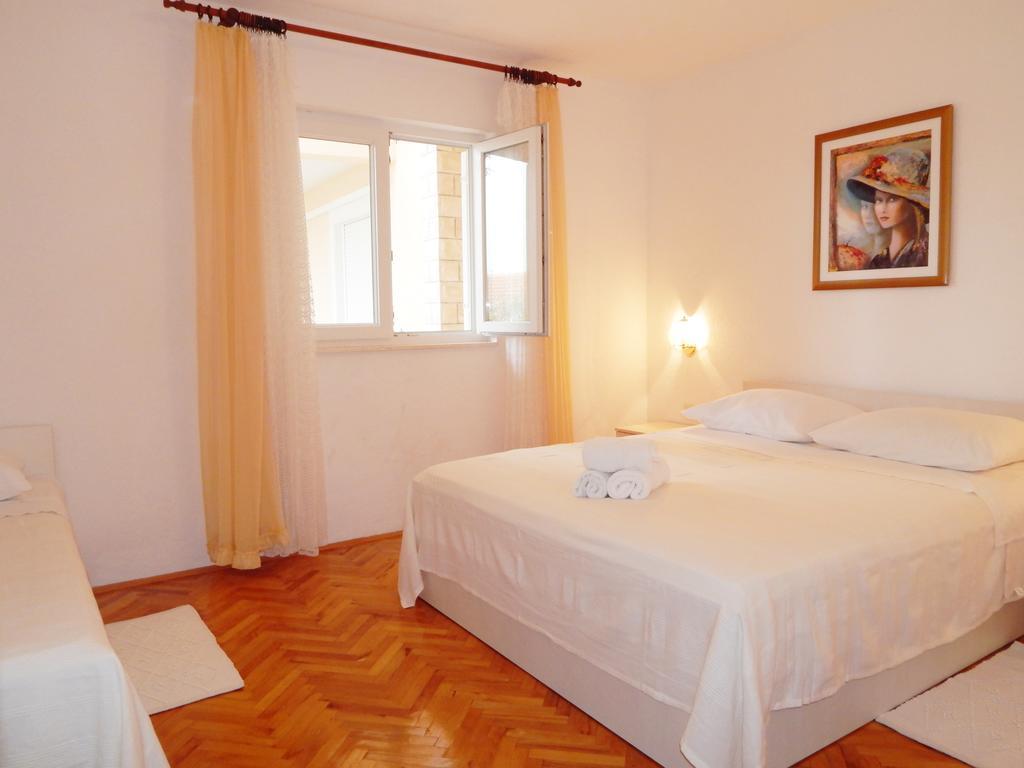 Apartments Nedjeljka Razanj Room photo